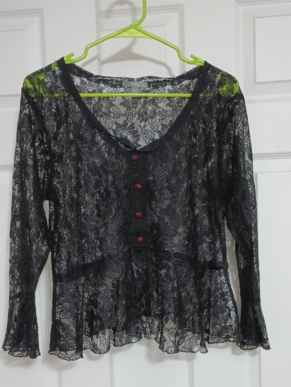 Apt.9 Women's Lace Long Sleeve Top. Size: Large